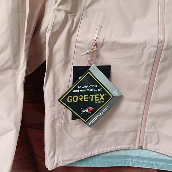 Arcteryx Beta Series Beta LT JacketHooded Hardshell Jacket, Size S - Picture 8 of 9